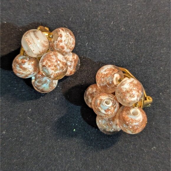 Vintage Cluster Bead Clip-On Earrings White/Gold Glitter Swirl Retro Statement J - Picture 6 of 8